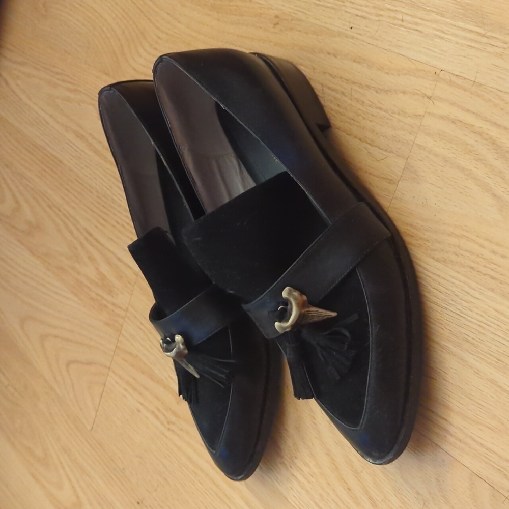 Mara & Mine Shark Tooth Loafer